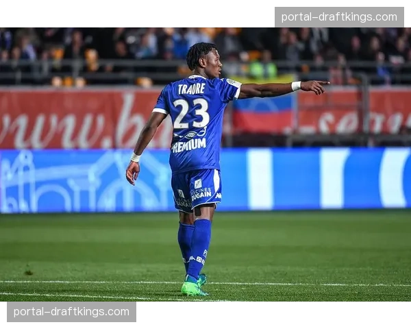 南特1-0小胜特鲁瓦,制胜球来源于间接任意球折射 南特1-0小胜特鲁瓦,制胜球来源于间接任意球折射