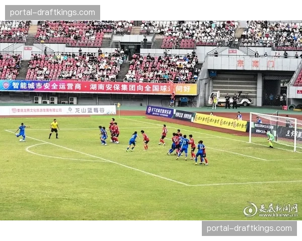 重庆铜梁龙客场2-1力克卫冕冠军上海海港，升班马黑马成色十足